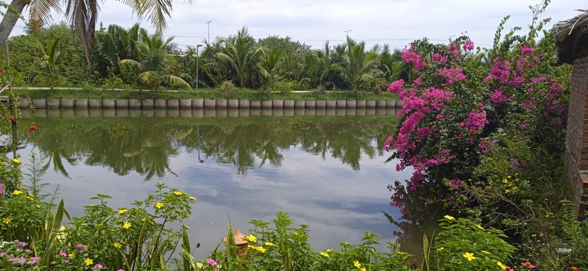 Lakeview Villa Homestay Хойан Экстерьер фото