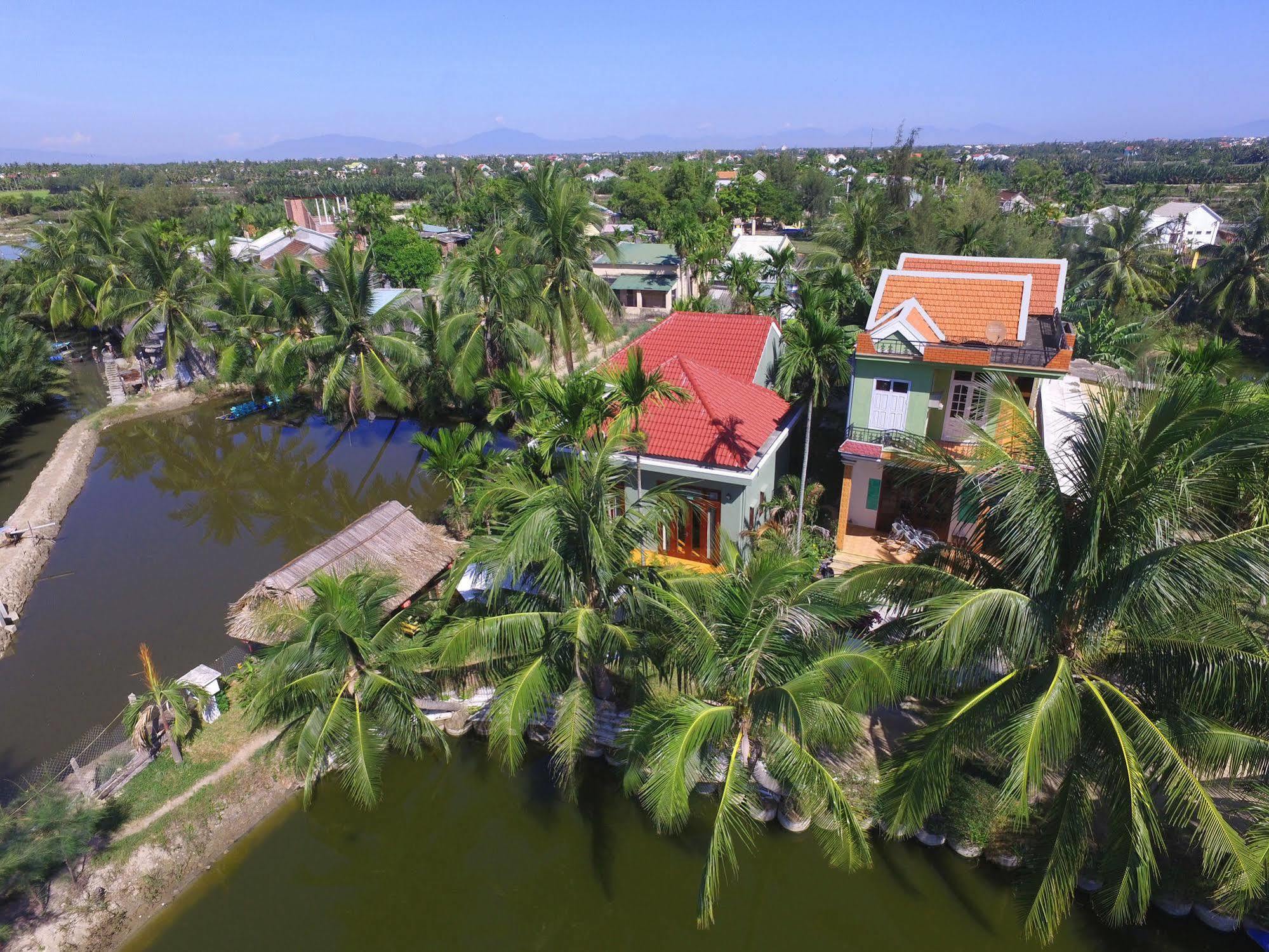 Lakeview Villa Homestay Хойан Экстерьер фото