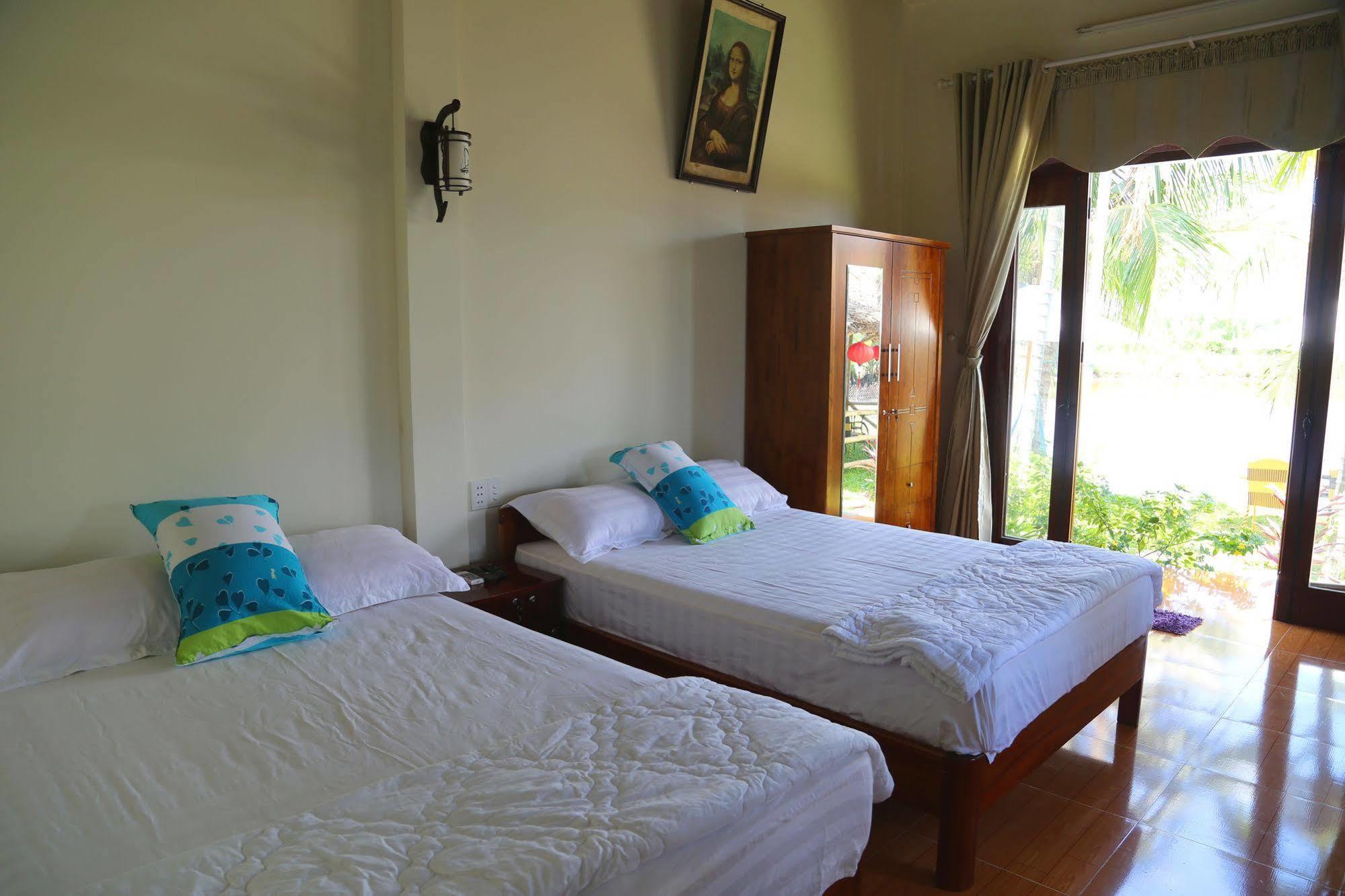 Lakeview Villa Homestay Хойан Экстерьер фото